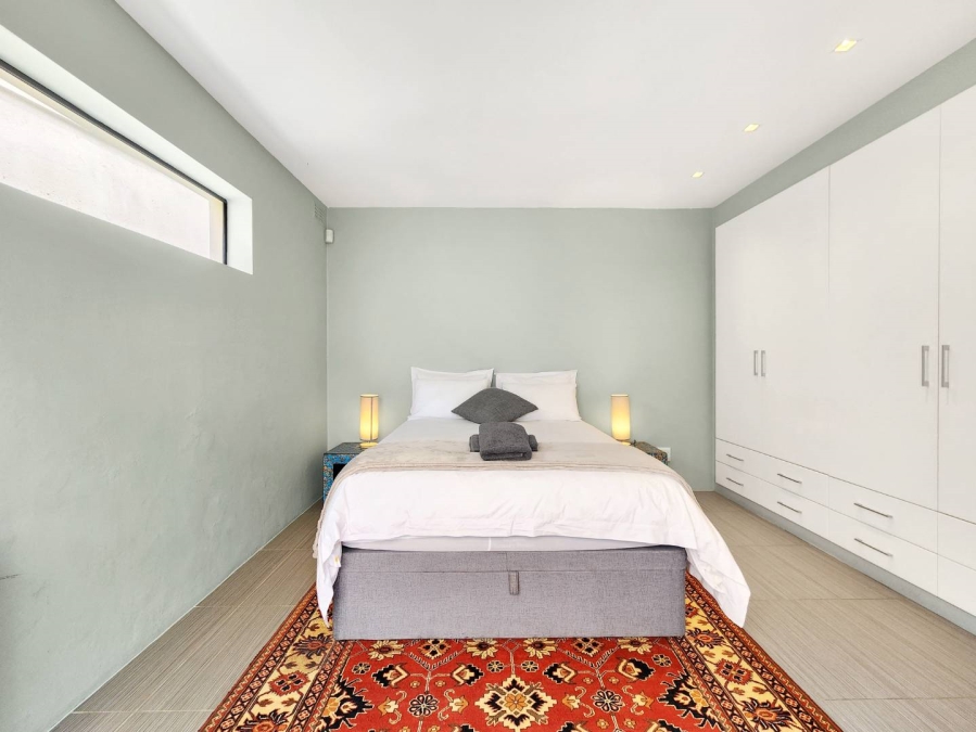 To Let 2 Bedroom Property for Rent in Green Point Western Cape